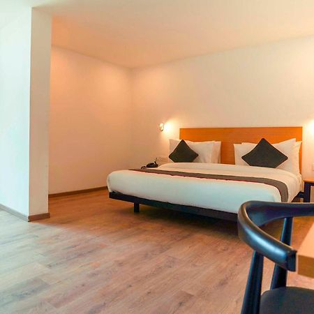Super Townhouse O Hotel Aditya Residency Near Parthala Over Bridge Sector 121 Noida Indirapuram Eksteriør bilde