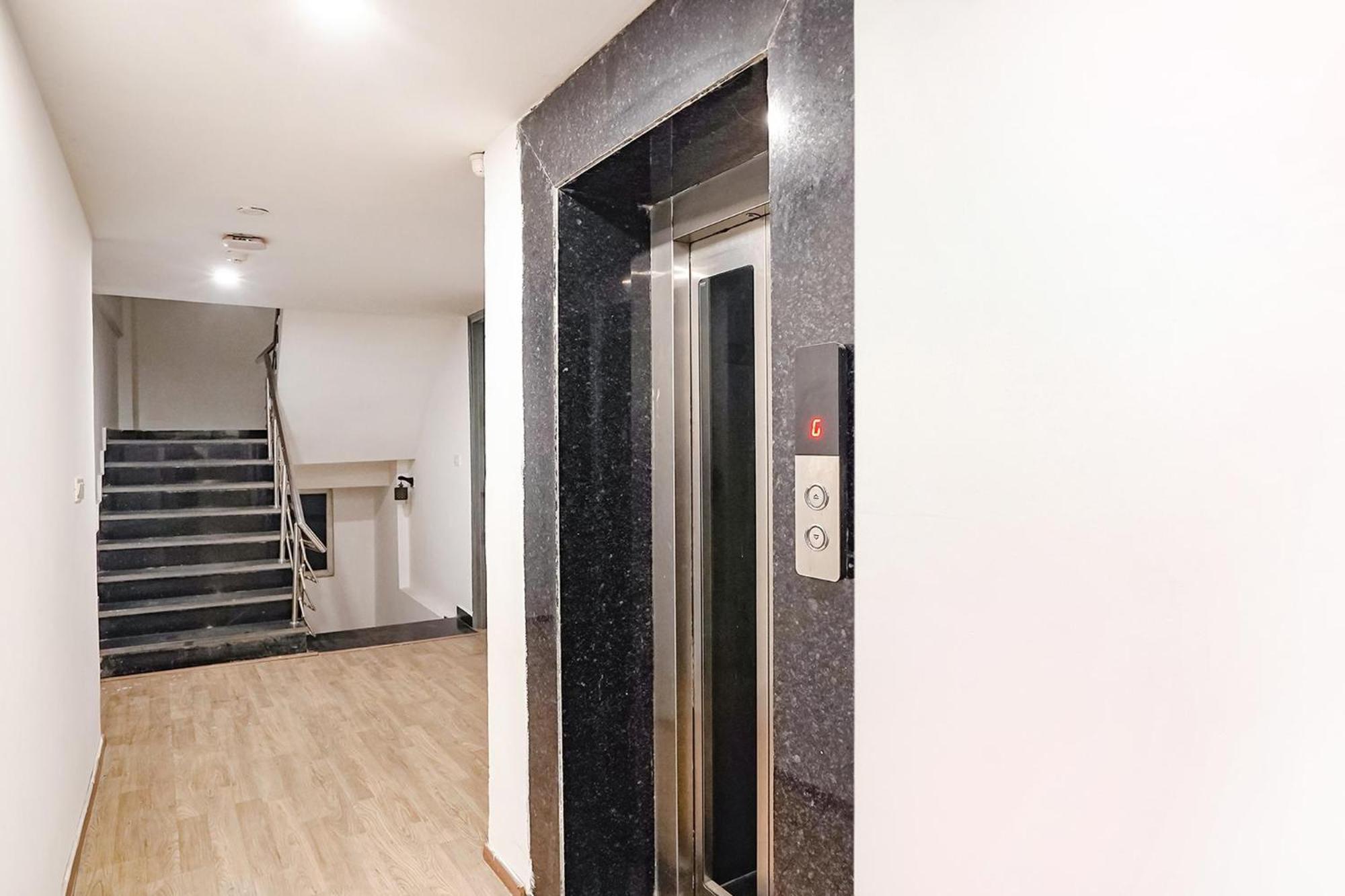 Super Townhouse O Hotel Aditya Residency Near Parthala Over Bridge Sector 121 Noida Indirapuram Eksteriør bilde