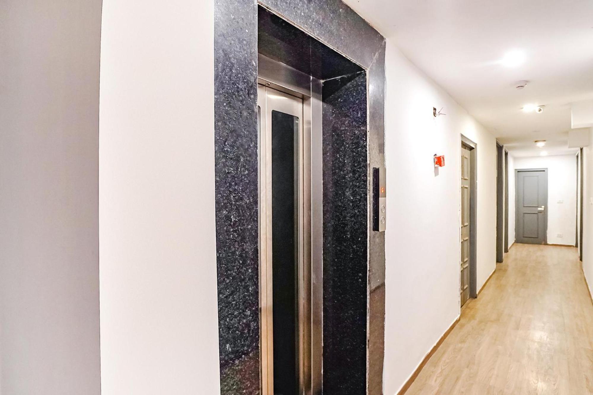 Super Townhouse O Hotel Aditya Residency Near Parthala Over Bridge Sector 121 Noida Indirapuram Eksteriør bilde