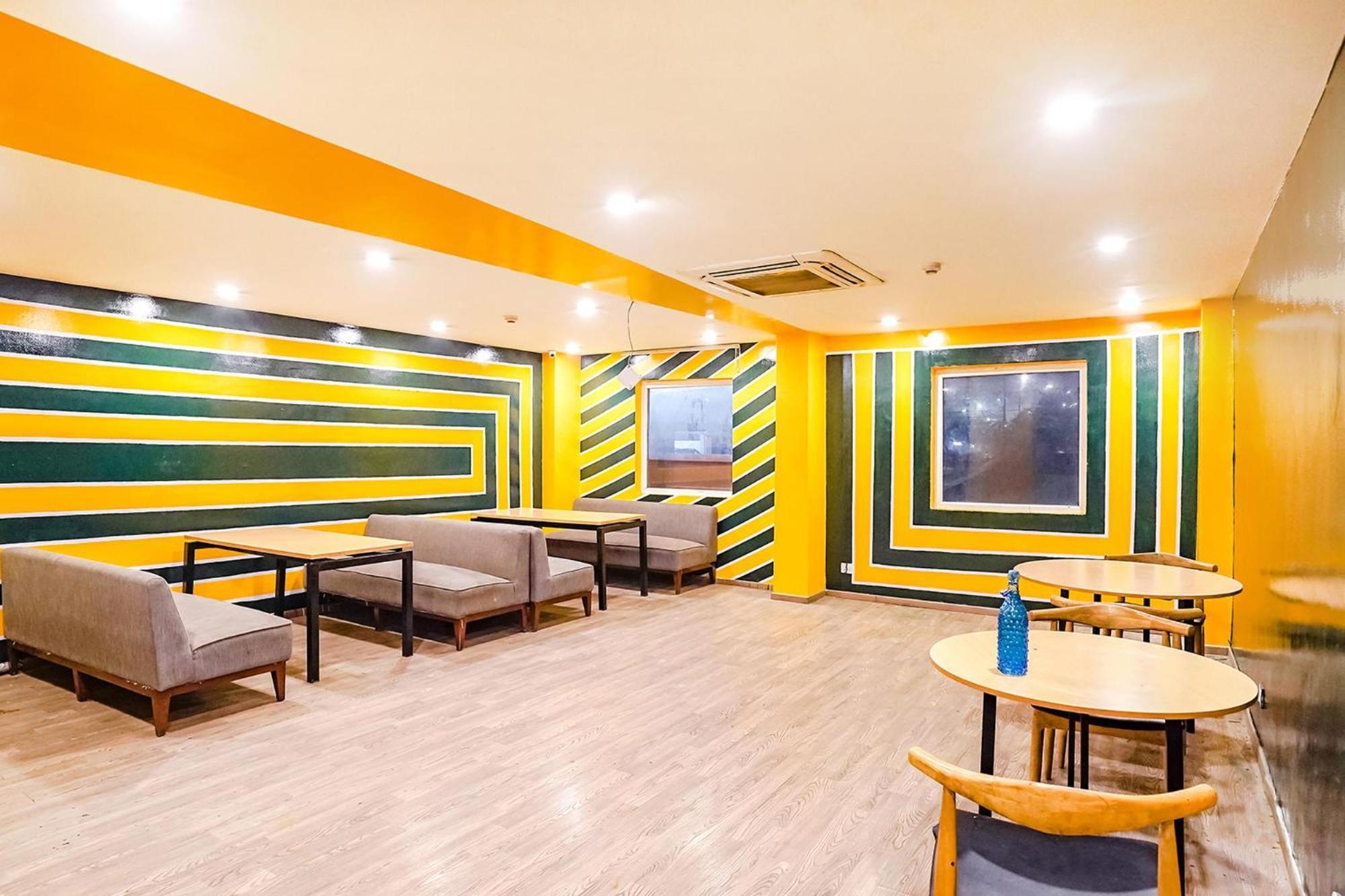 Super Townhouse O Hotel Aditya Residency Near Parthala Over Bridge Sector 121 Noida Indirapuram Eksteriør bilde