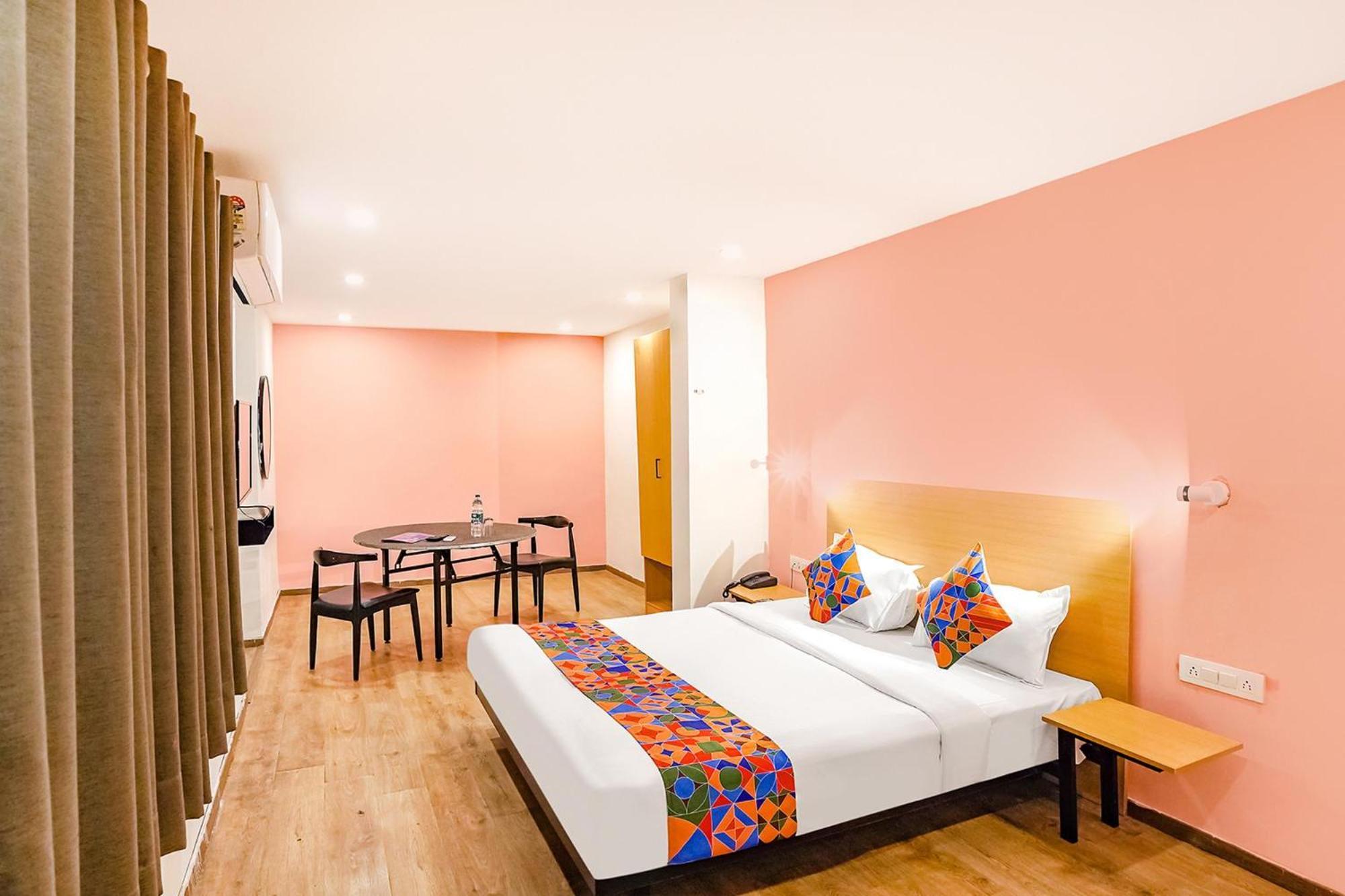 Super Townhouse O Hotel Aditya Residency Near Parthala Over Bridge Sector 121 Noida Indirapuram Eksteriør bilde
