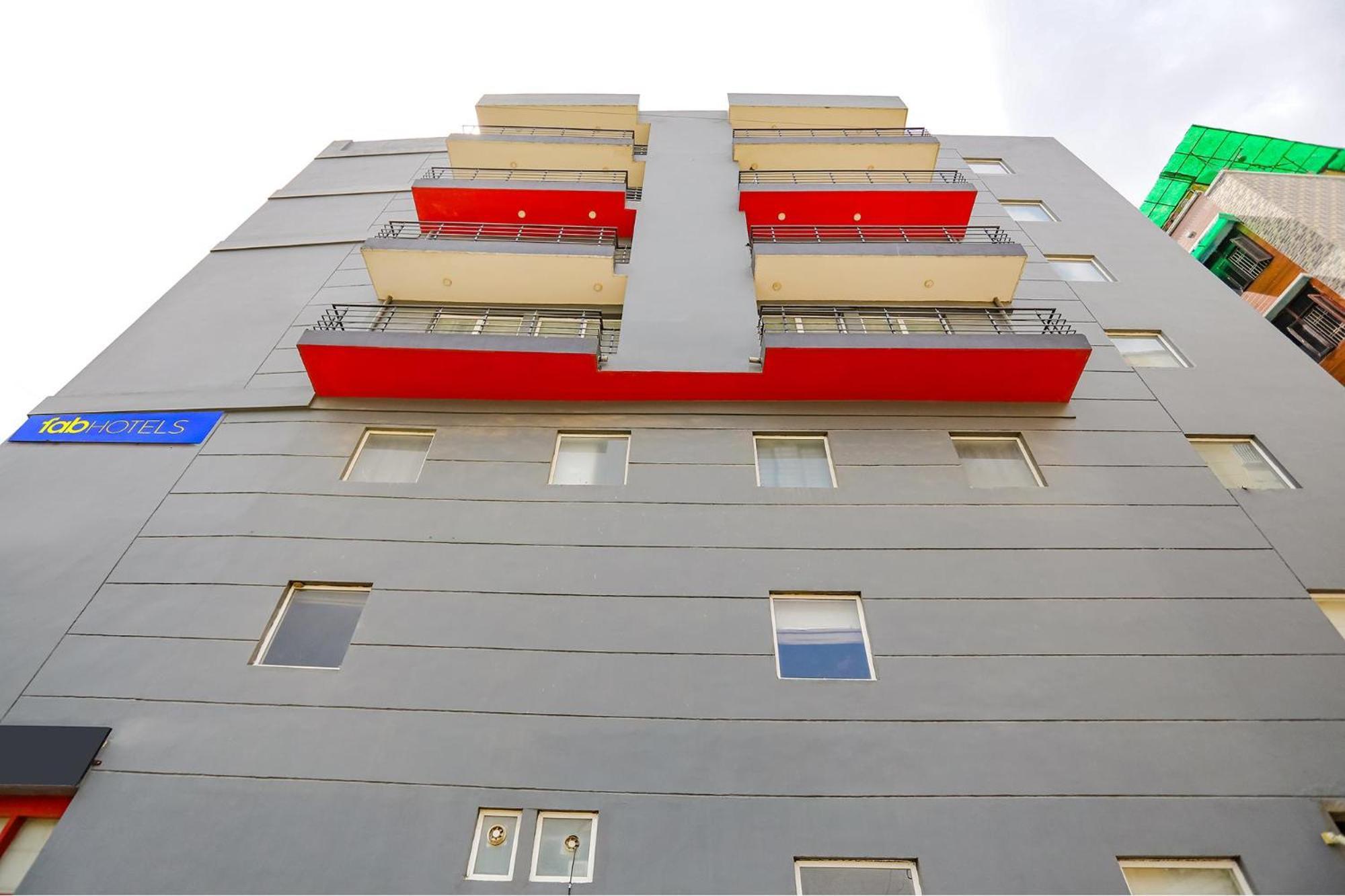 Super Townhouse O Hotel Aditya Residency Near Parthala Over Bridge Sector 121 Noida Indirapuram Eksteriør bilde