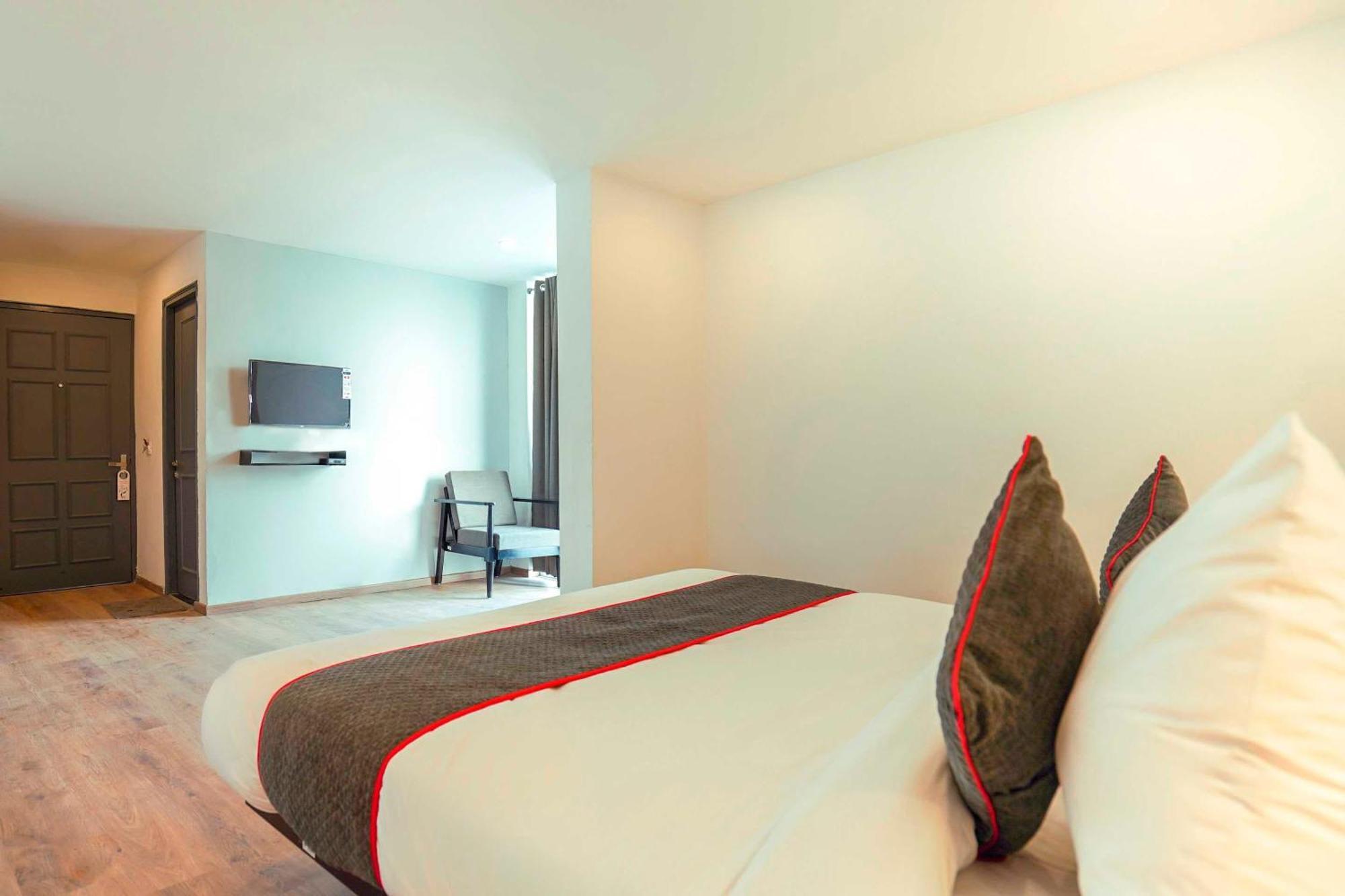 Super Townhouse O Hotel Aditya Residency Near Parthala Over Bridge Sector 121 Noida Indirapuram Eksteriør bilde