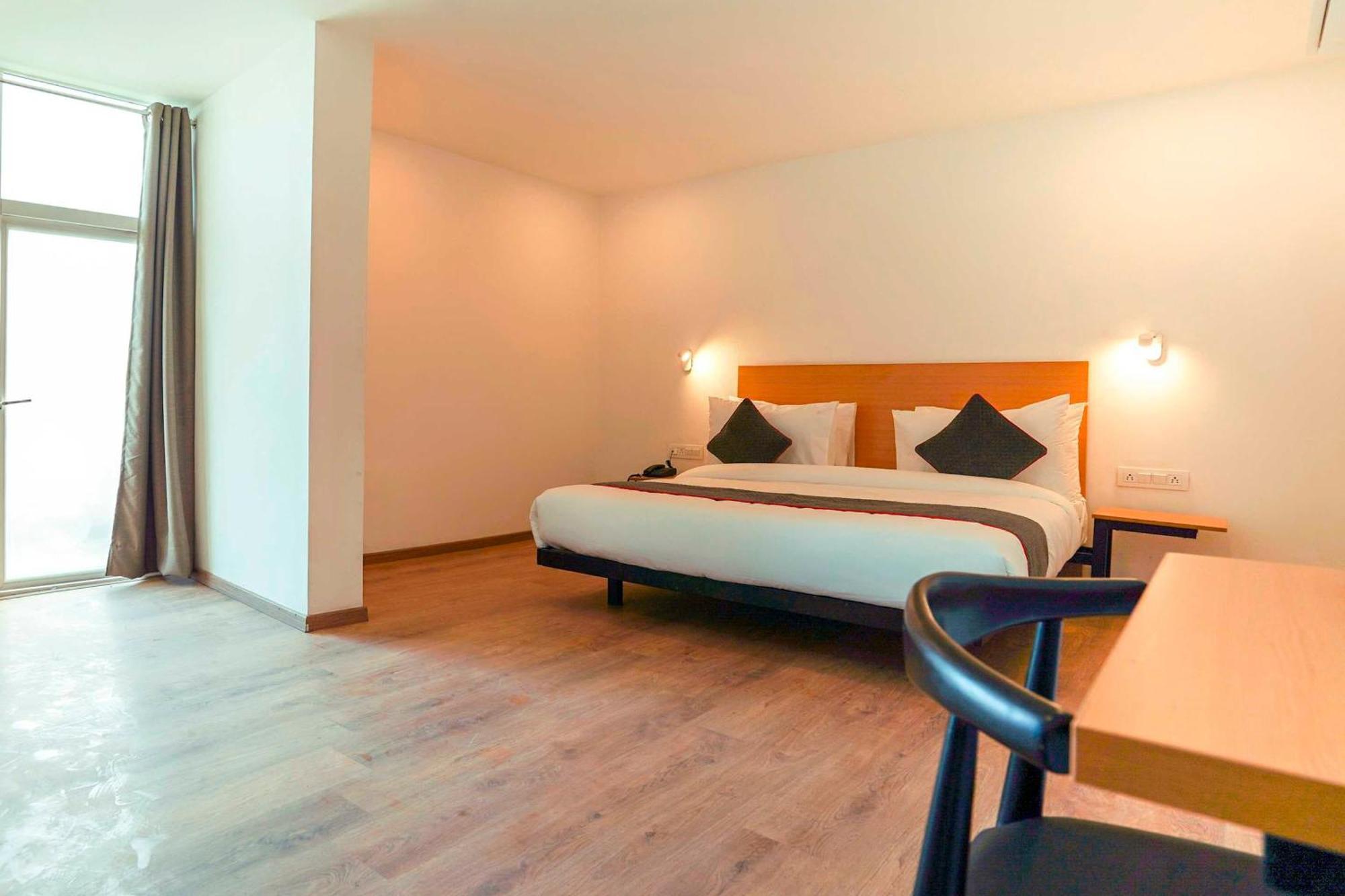 Super Townhouse O Hotel Aditya Residency Near Parthala Over Bridge Sector 121 Noida Indirapuram Eksteriør bilde