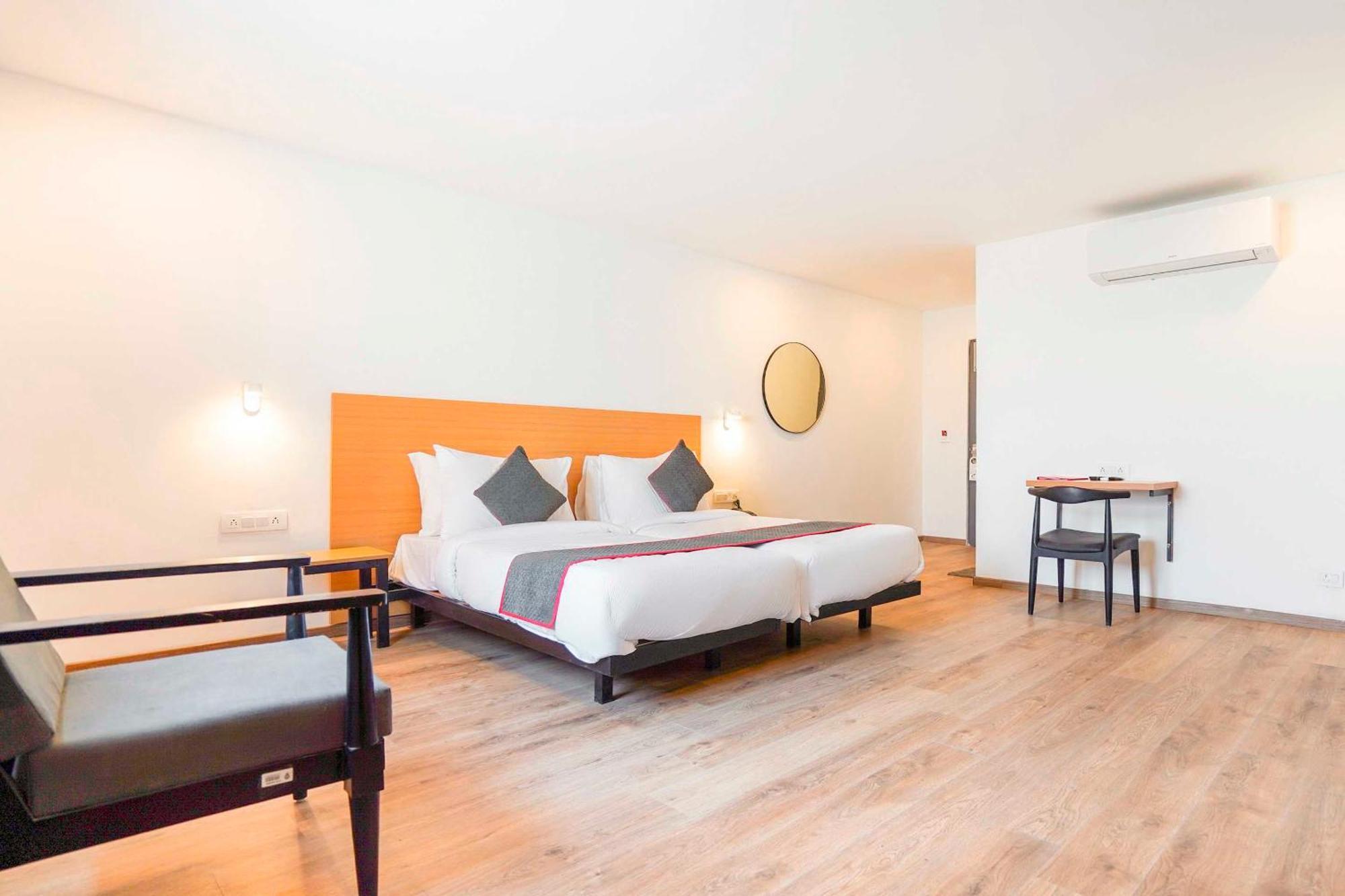 Super Townhouse O Hotel Aditya Residency Near Parthala Over Bridge Sector 121 Noida Indirapuram Eksteriør bilde