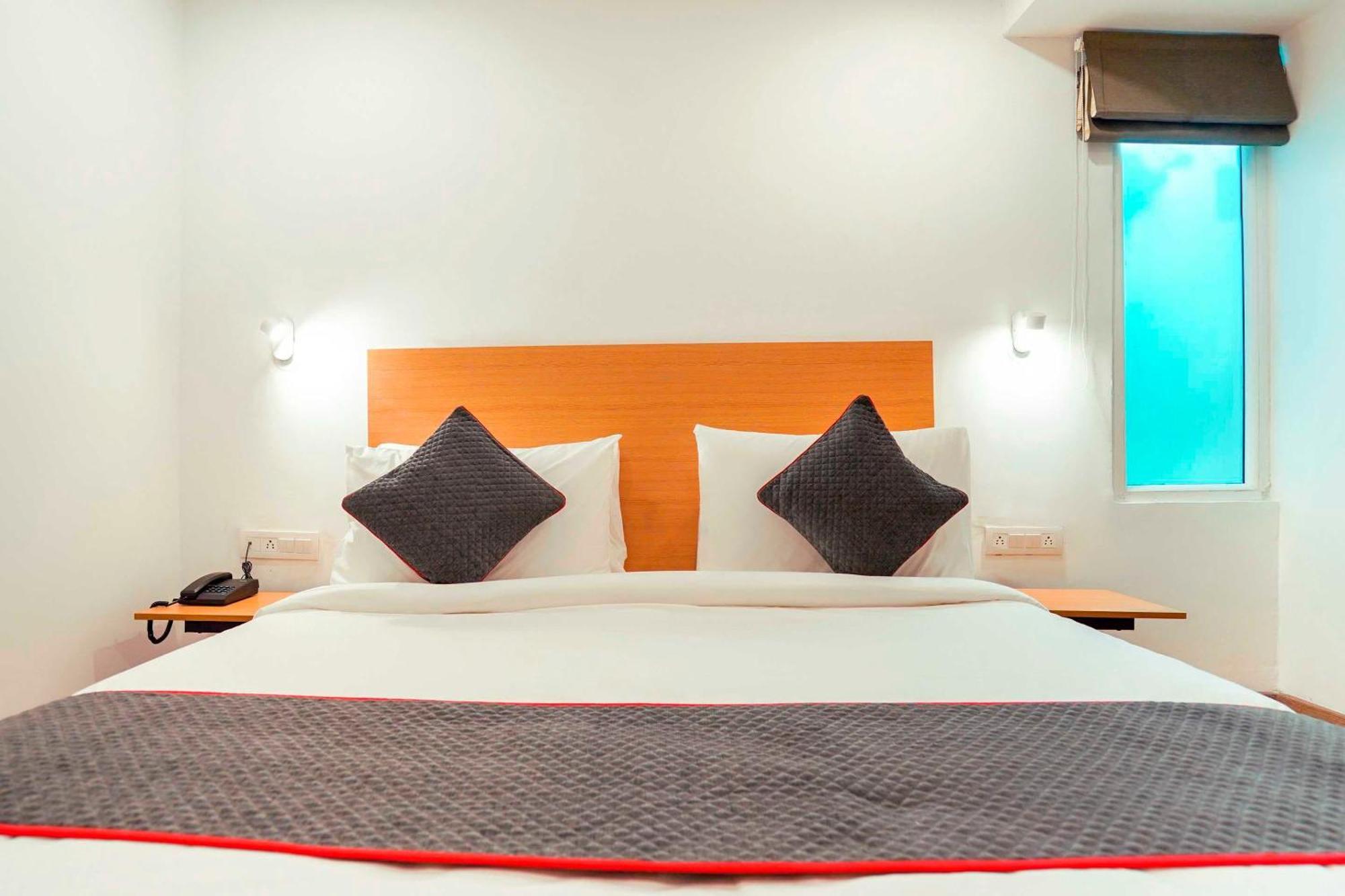 Super Townhouse O Hotel Aditya Residency Near Parthala Over Bridge Sector 121 Noida Indirapuram Eksteriør bilde