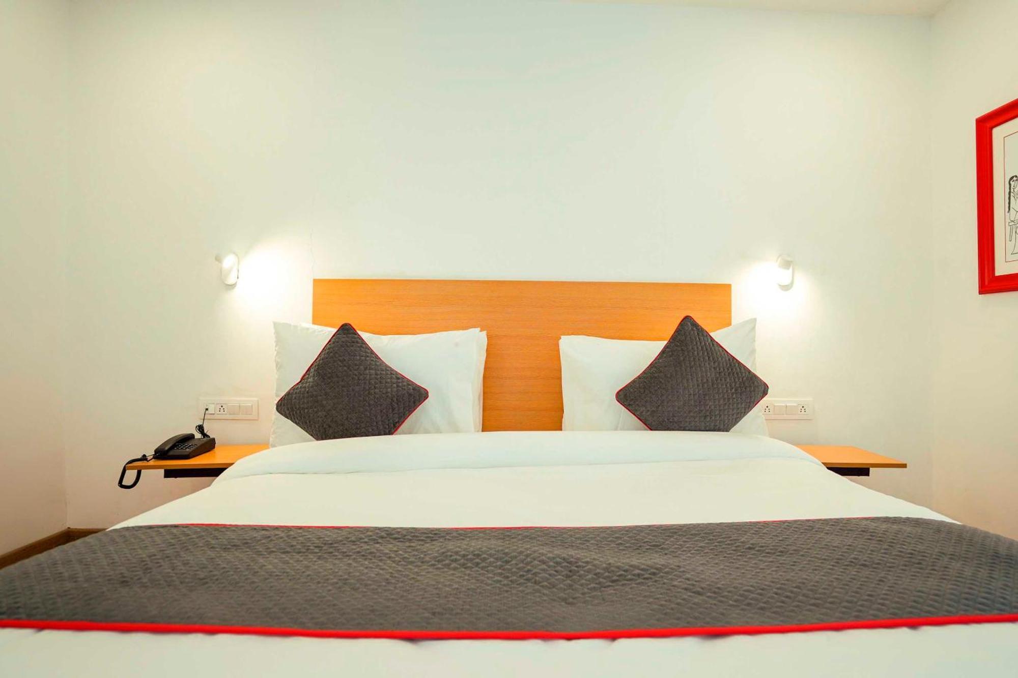 Super Townhouse O Hotel Aditya Residency Near Parthala Over Bridge Sector 121 Noida Indirapuram Eksteriør bilde